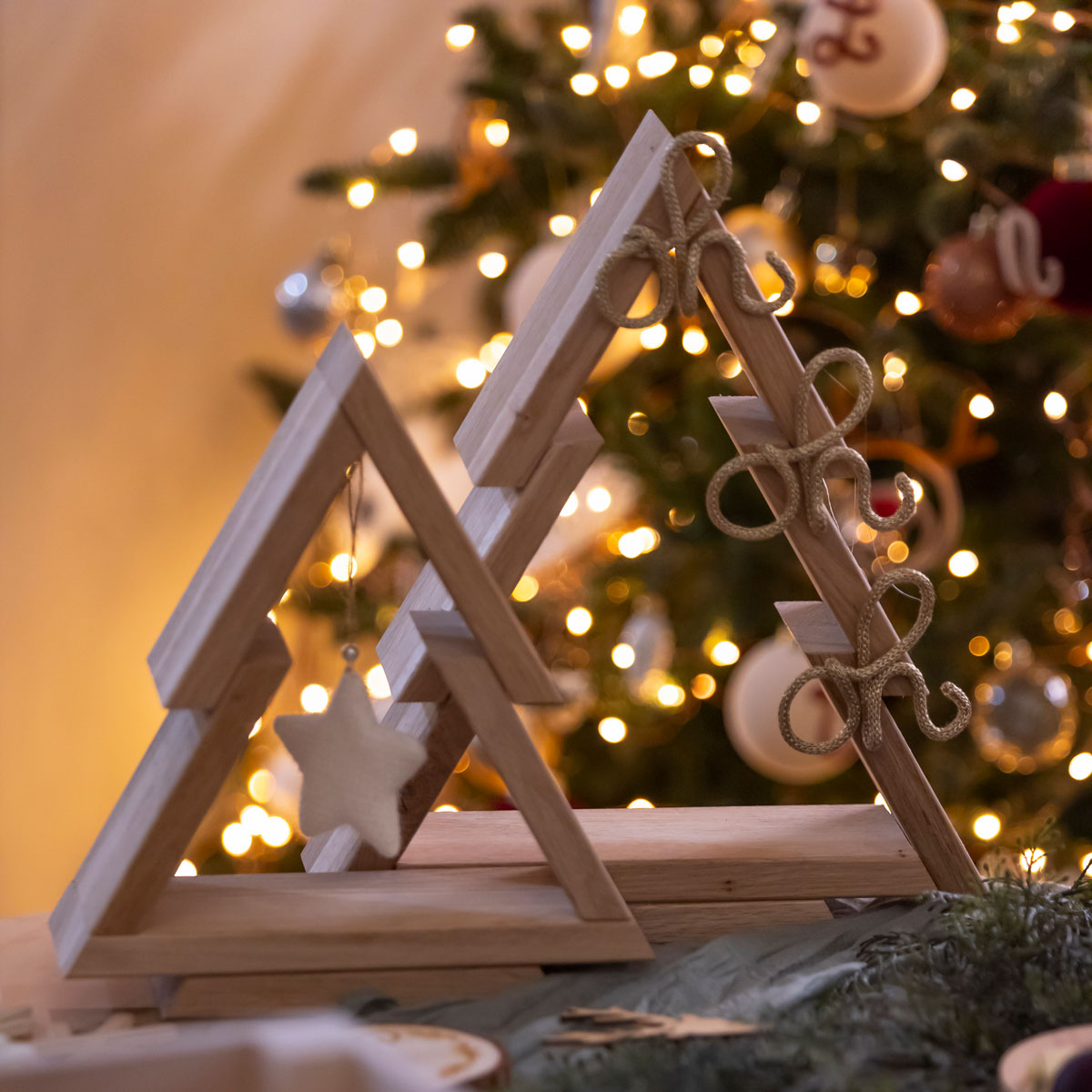 Albero di Natale in legno personalizzabile  con scritta fatto a mano in Italia