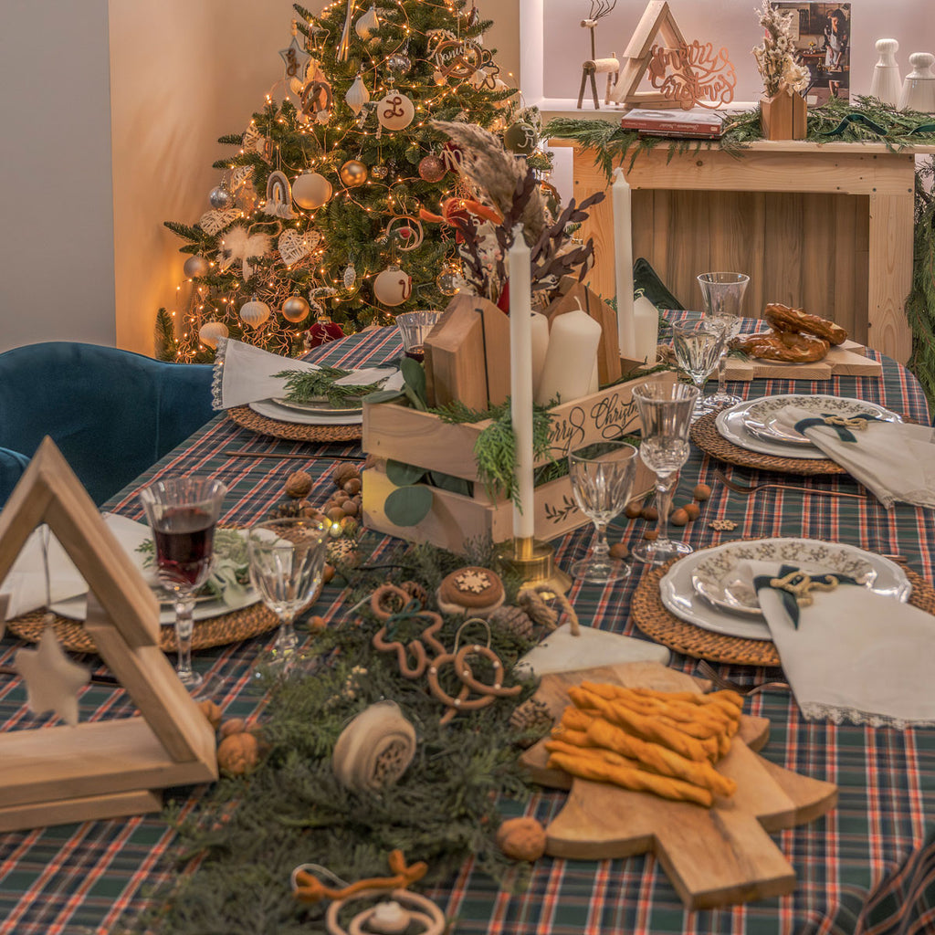 Albero di Natale in legno personalizzabile  con scritta fatto a mano in Italia