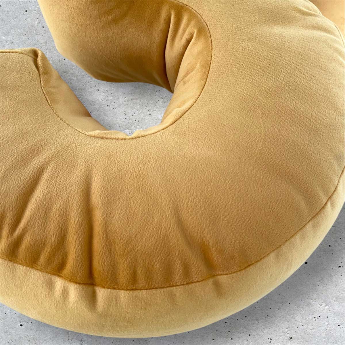 Cuscino a forma di numero in velluto