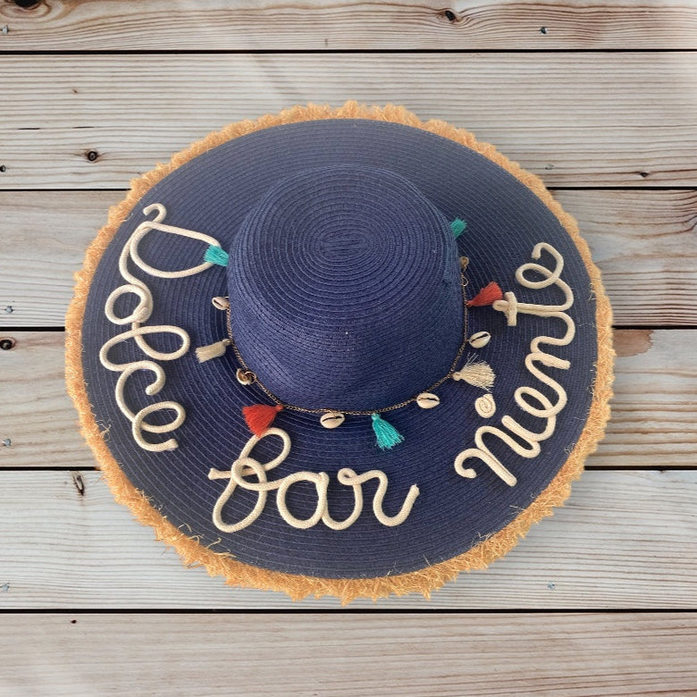 Cappello in paglia con scritta personalizzata