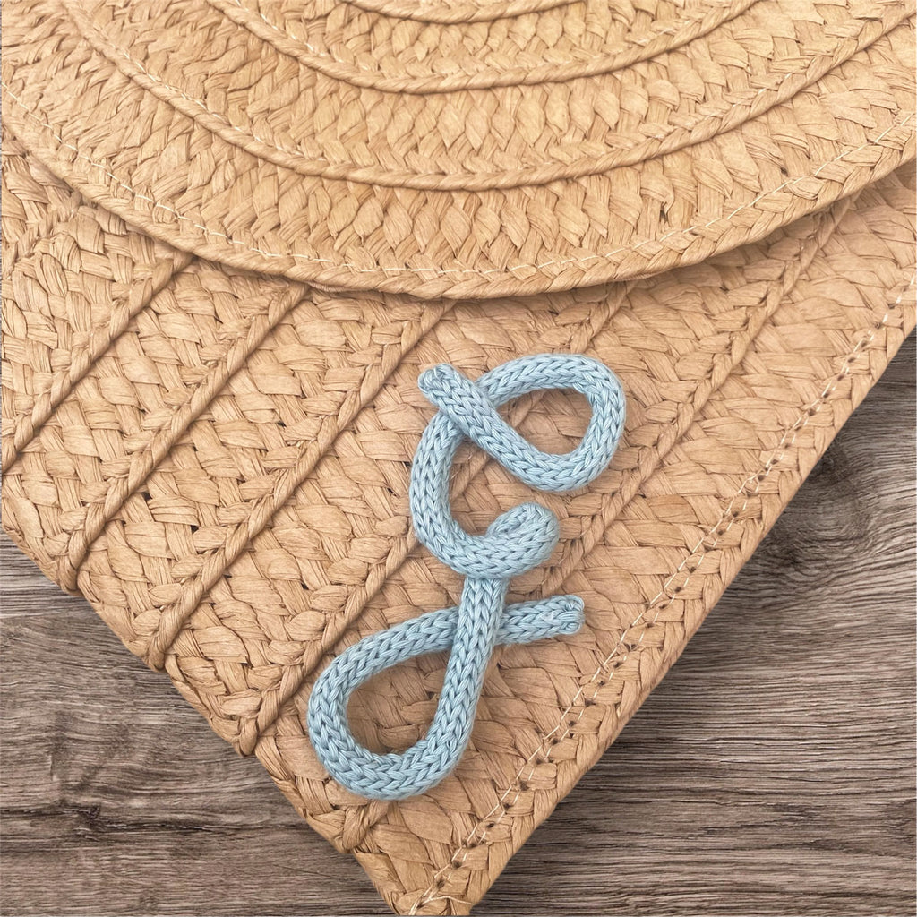 Pochette in paglia beige con nome personalizzato