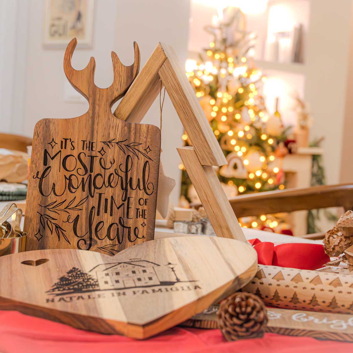 Tagliere in legno a forma di renna natalizia It's the most wonderful time of the year