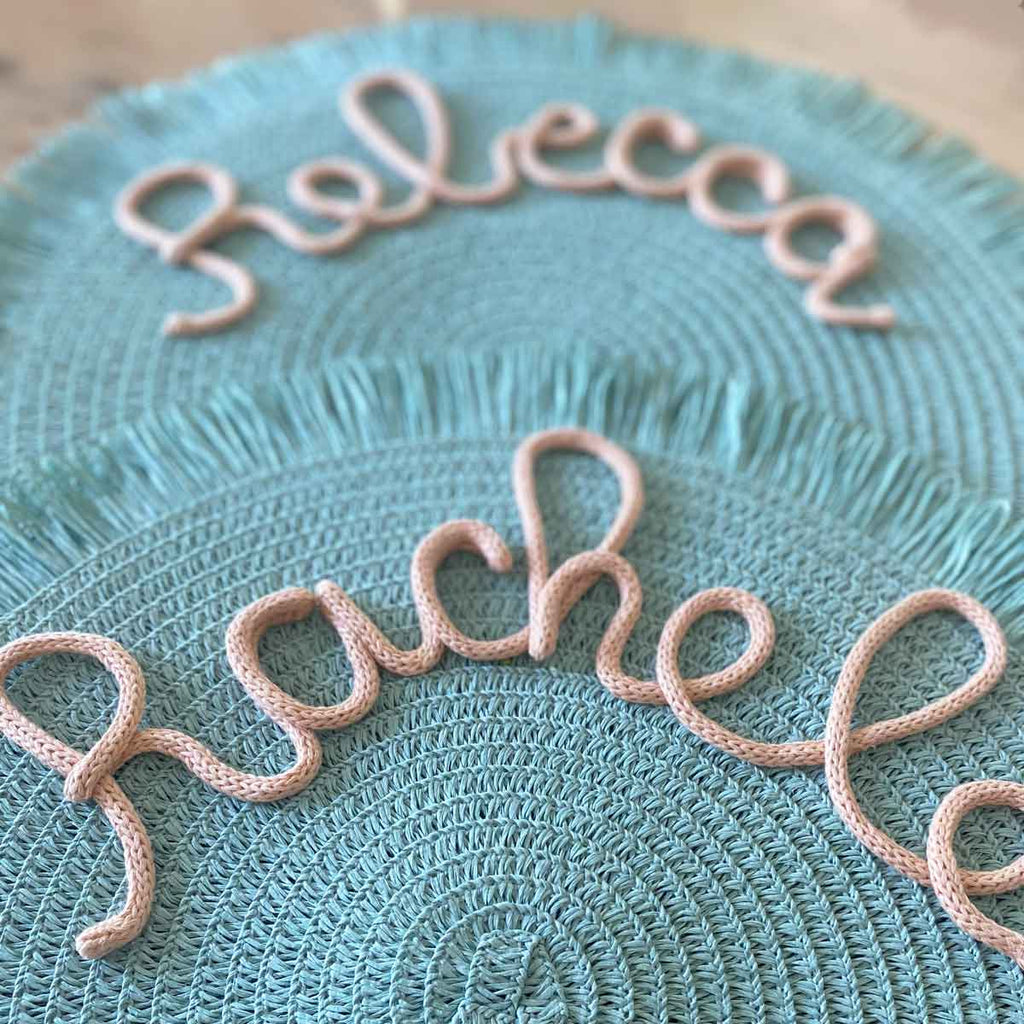 Tovaglietta personalizzata con nome turchese con frange