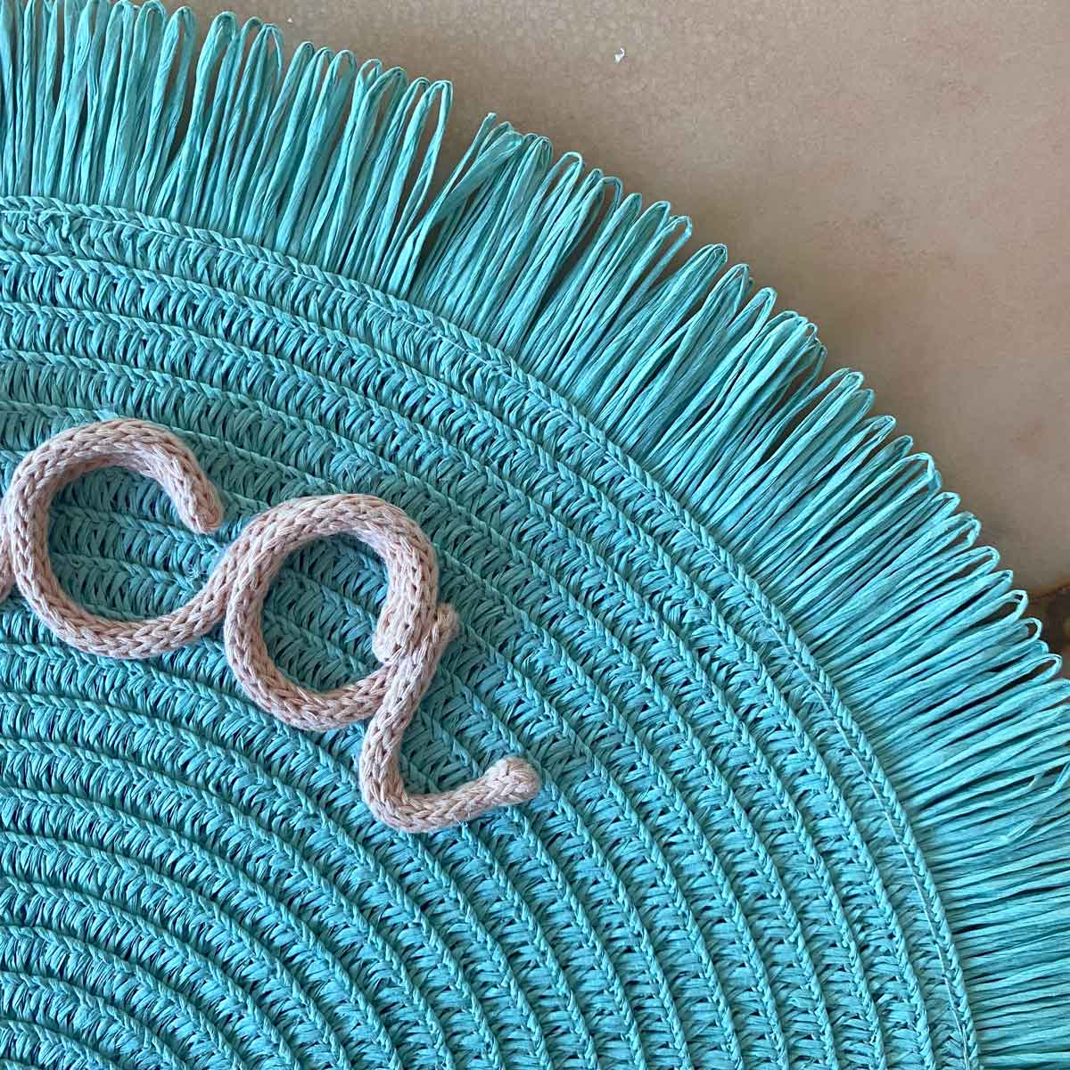 Tovaglietta personalizzata con nome turchese con frange