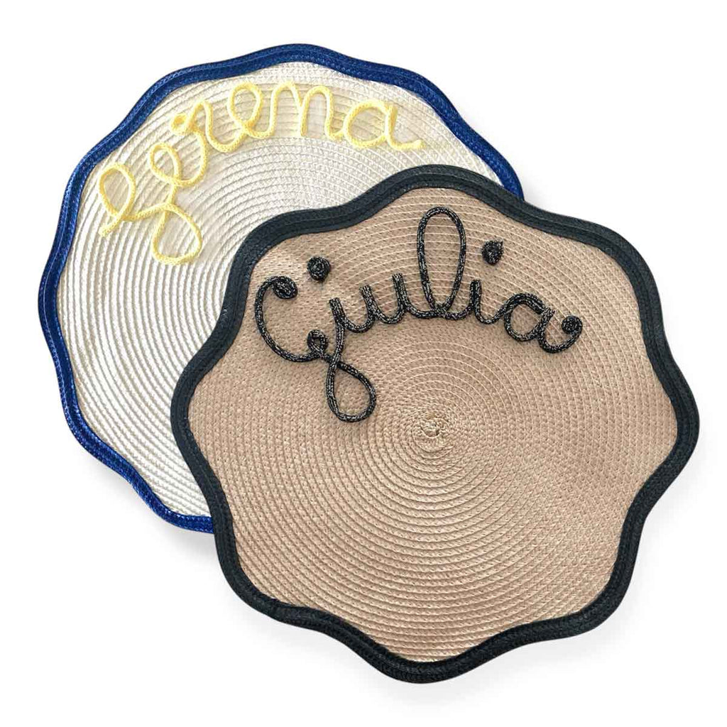 Tovaglietta personalizzata con nome forma ondulata bicolore
