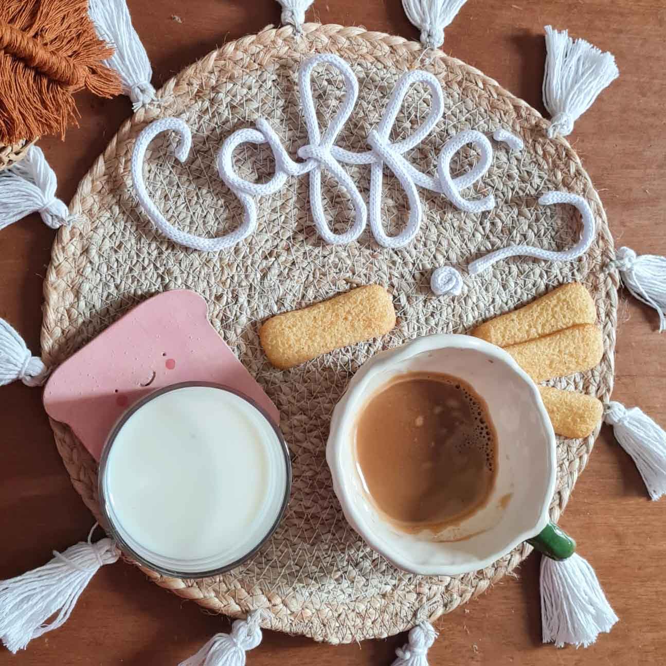 Tovaglietta personalizzata con nome o scritta in paglia con nappe