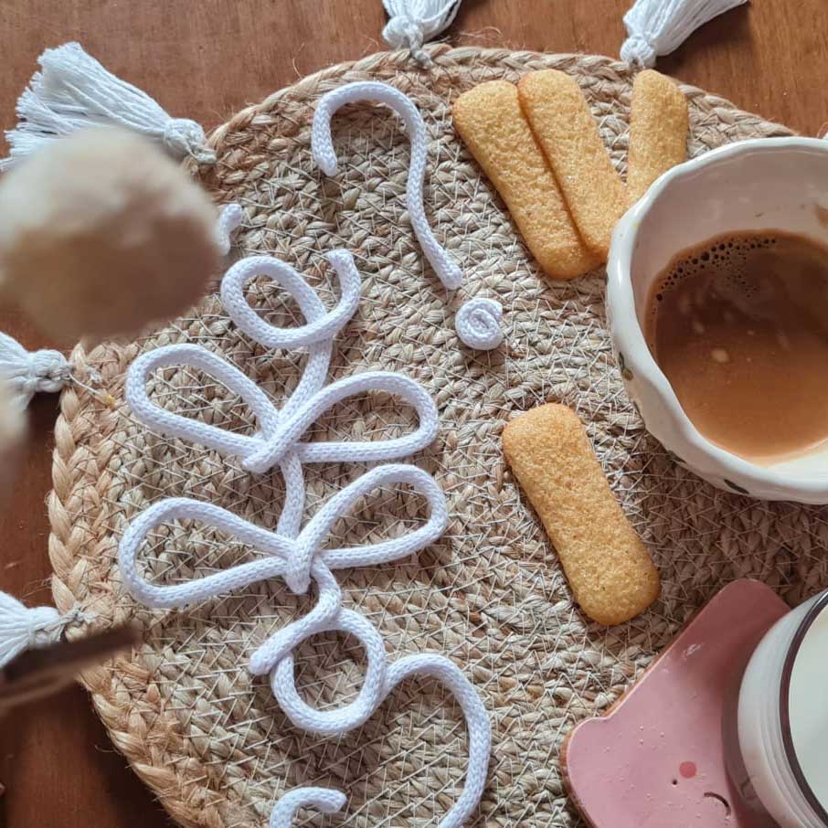 Tovaglietta personalizzata con nome o scritta in paglia con nappe