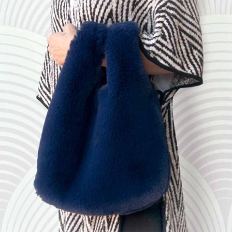 Borsa in eco pelliccia blu Silla