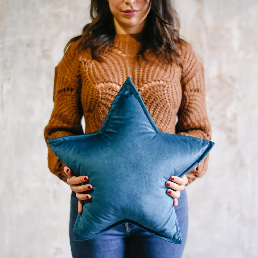 Cuscino a forma di stella in velluto petrolio