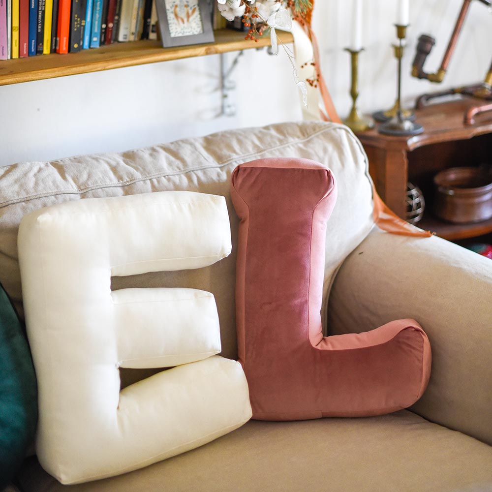 Cuscino Personalizzato a Forma di Lettera Alfabeto Iniziale