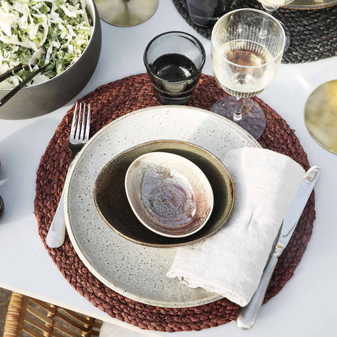 Tovaglietta rotonda in paglia intrecciata magenta