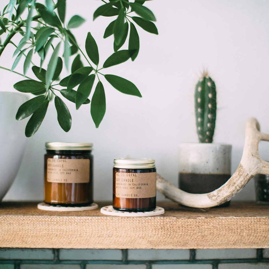 P.F. Candle Co. Copal candela handmade 100% cera di soia
