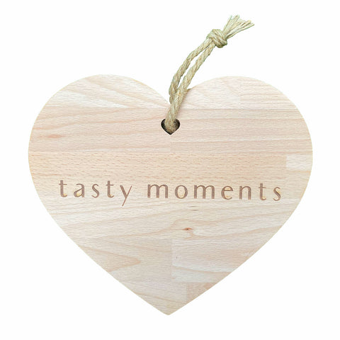 Tagliere a forma di cuore con incisione Tasty Moments