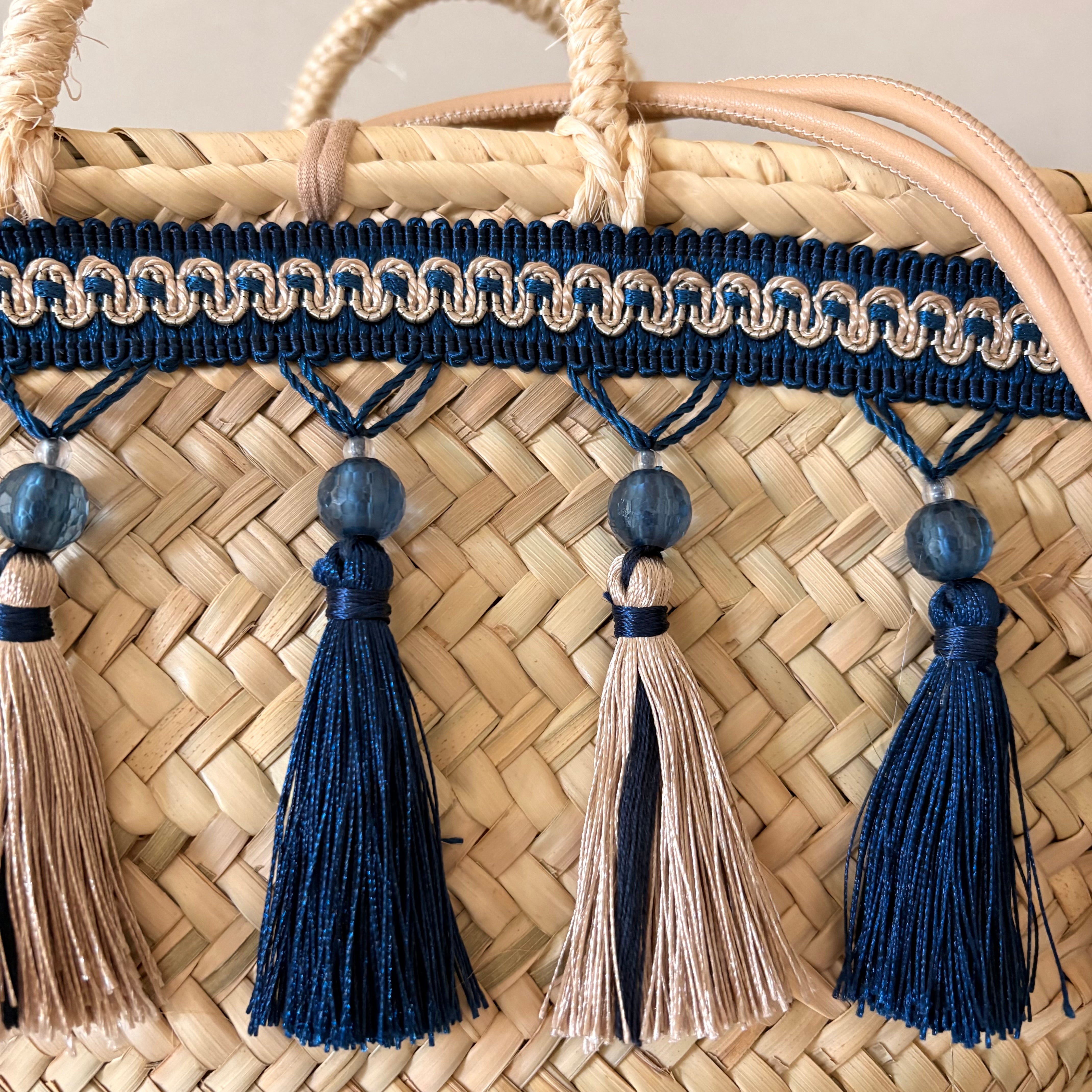 Borsa in paglia Zagara con nappe navy