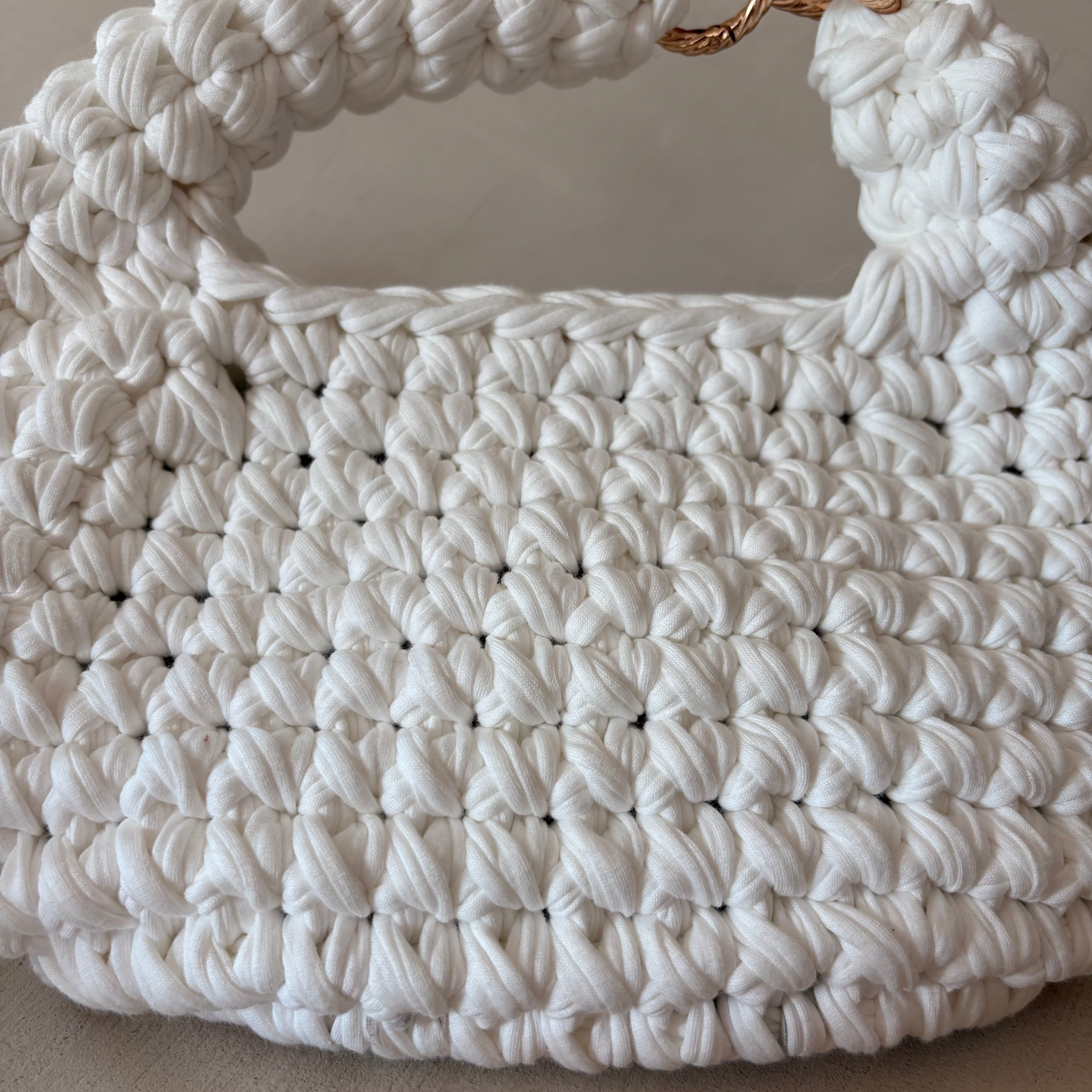 Hobo bag all'uncinetto panna