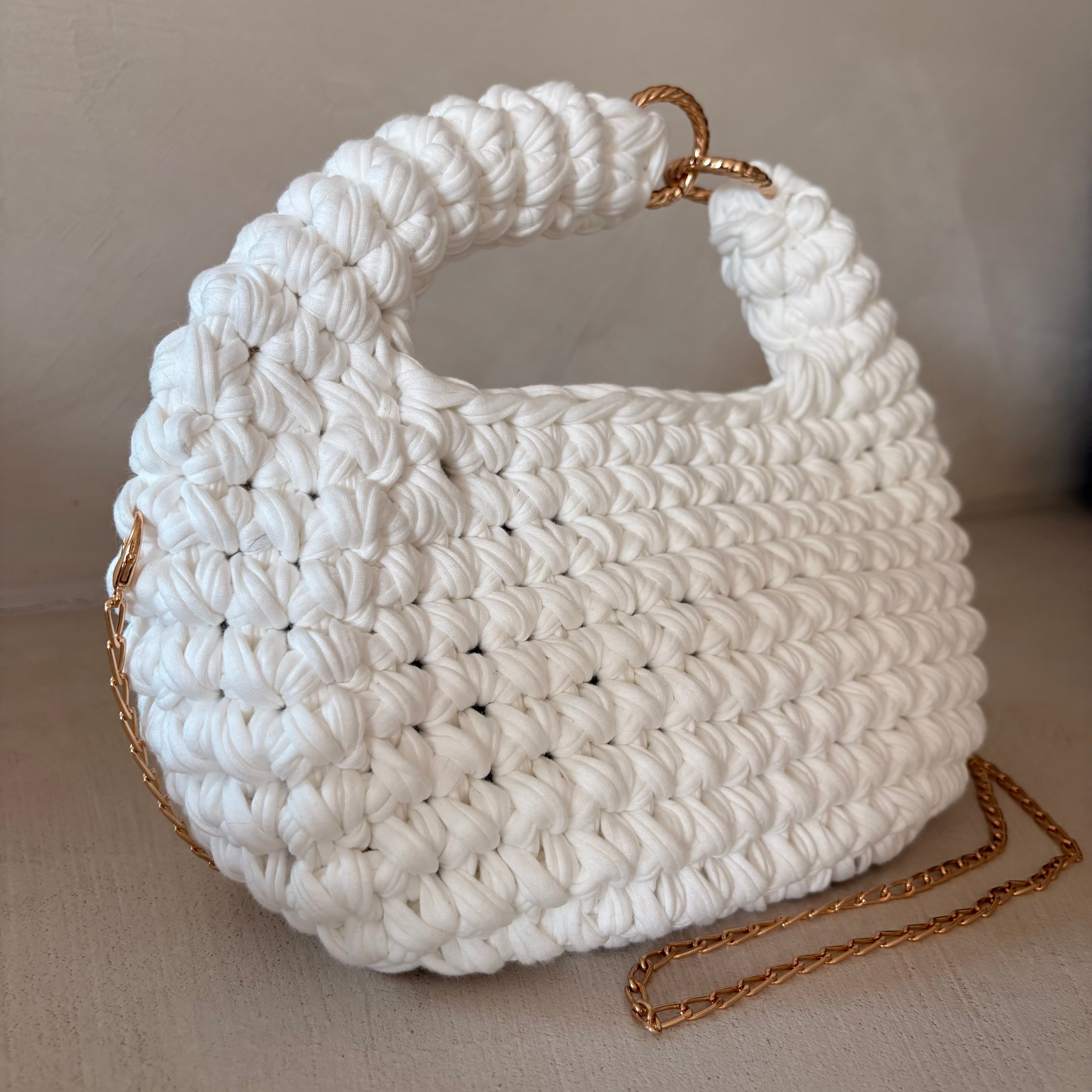 Hobo bag all'uncinetto panna