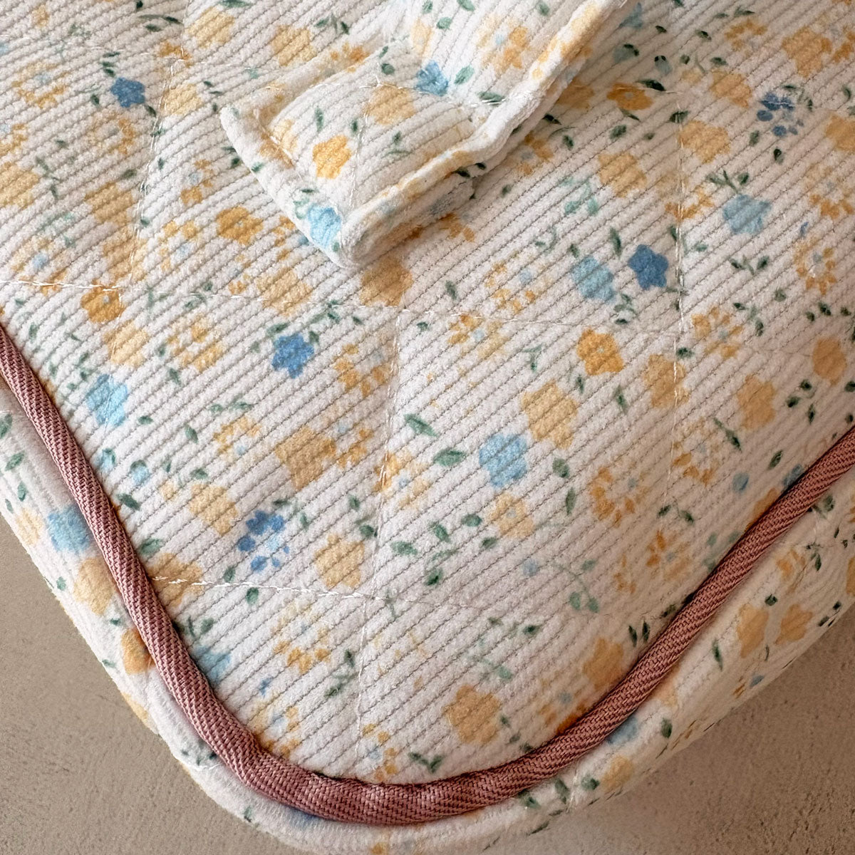 Beauty Case Personalizzato con Nome Ricamato in Velluto Floreale Giallo