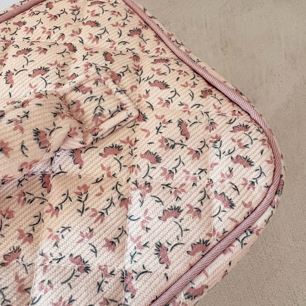 Beauty Case Personalizzato con Nome Ricamato in Velluto Trapuntato Floreale Rosa