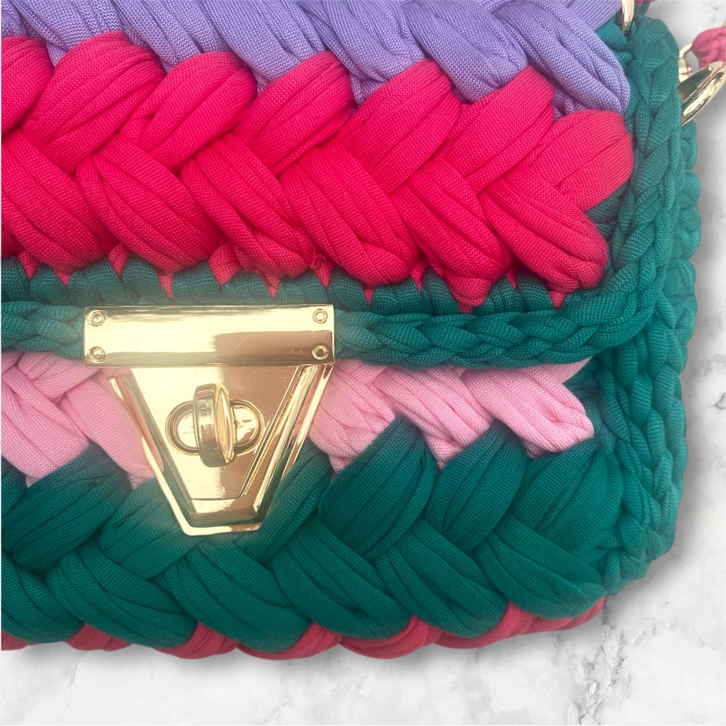 Borsa in fettuccia personalizzabile con ciondolo iniziale a righe colorate fluo