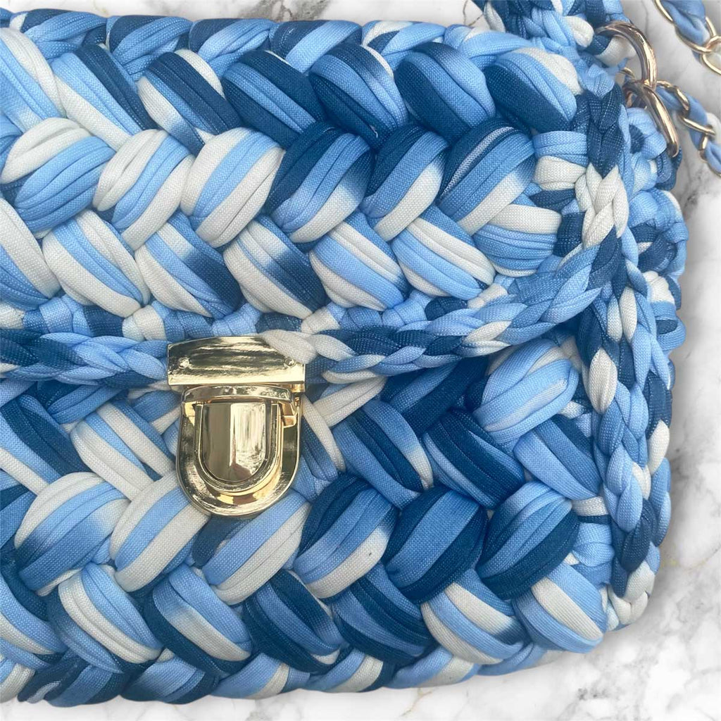 Borsa in fettuccia personalizzata con ciondolo iniziale Odette multicolor blu