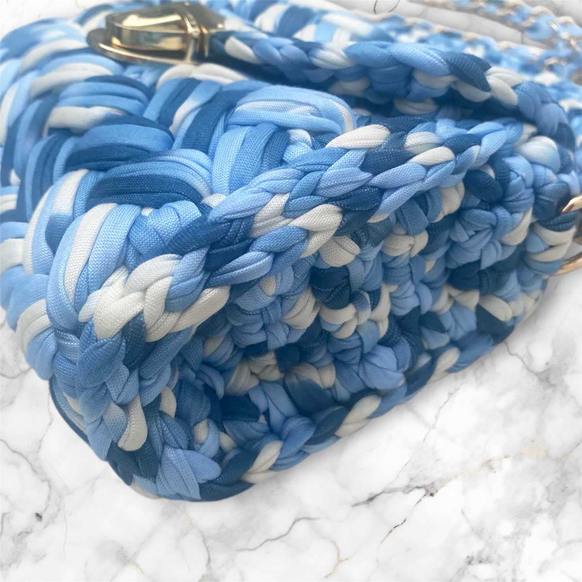 Borsa Odette con iniziale multicolor blu