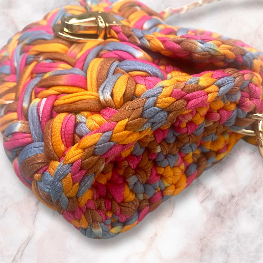 Borsa in fettuccia personalizzata con ciondolo iniziale Odette multicolor fucsia