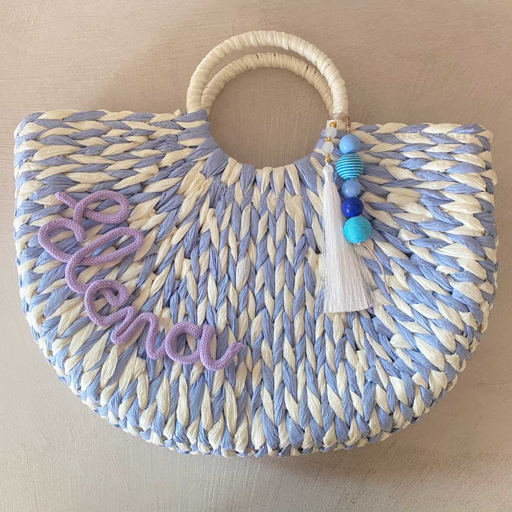 Borsa bianca e azzurra in paglia personalizzabile