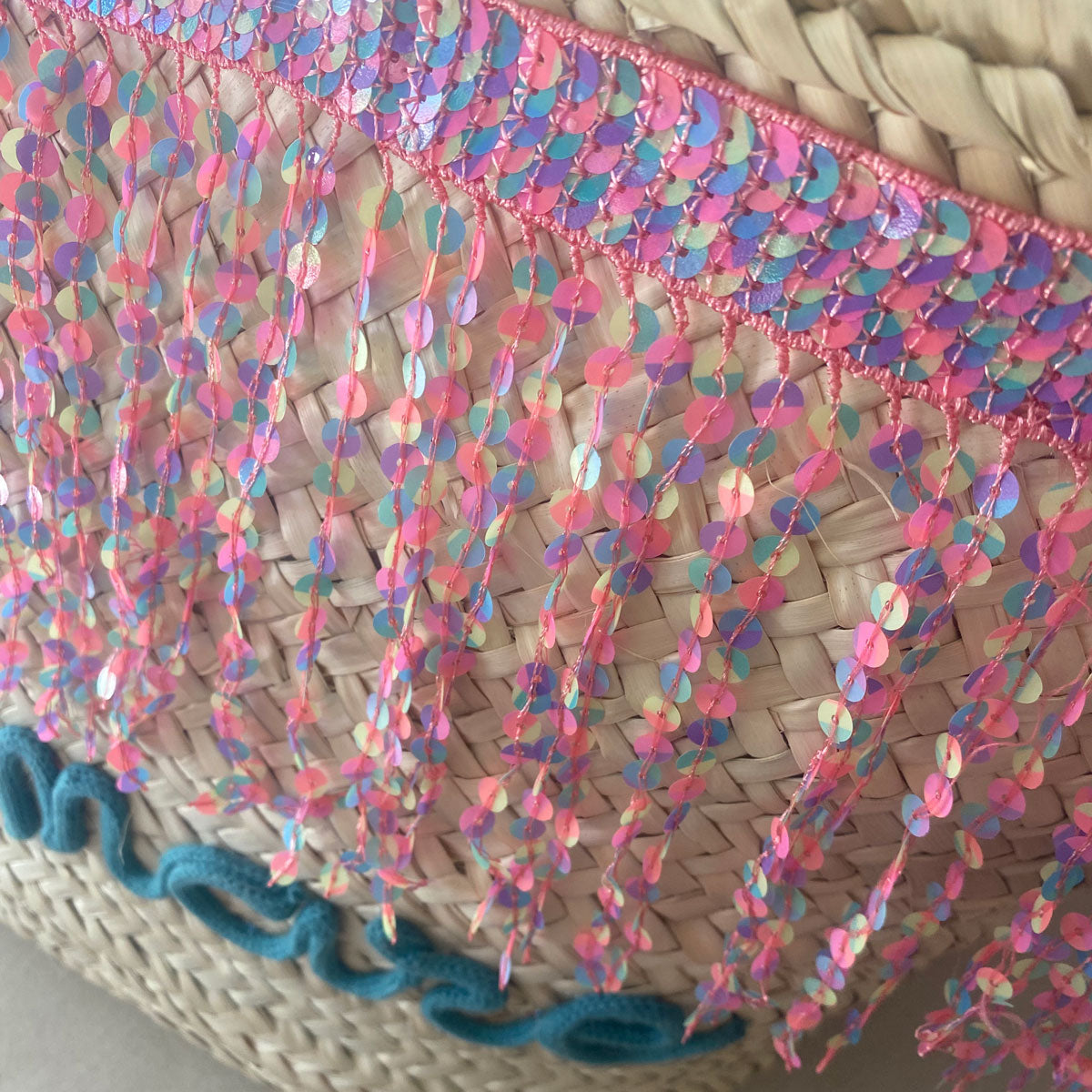 Coffa siciliana decorata con paillettes e scritta personalizzata Borsa in paglia grande da mare