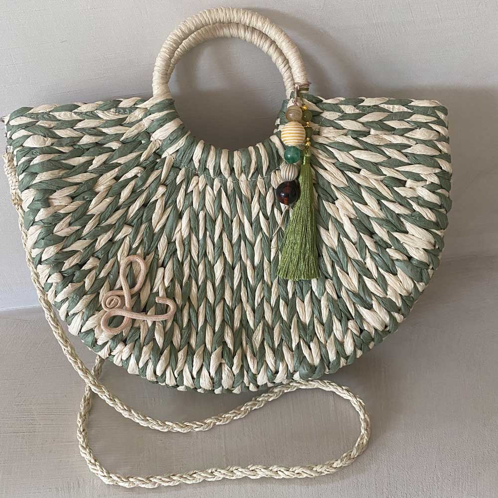 Borsa bianca e verde in paglia personalizzabile