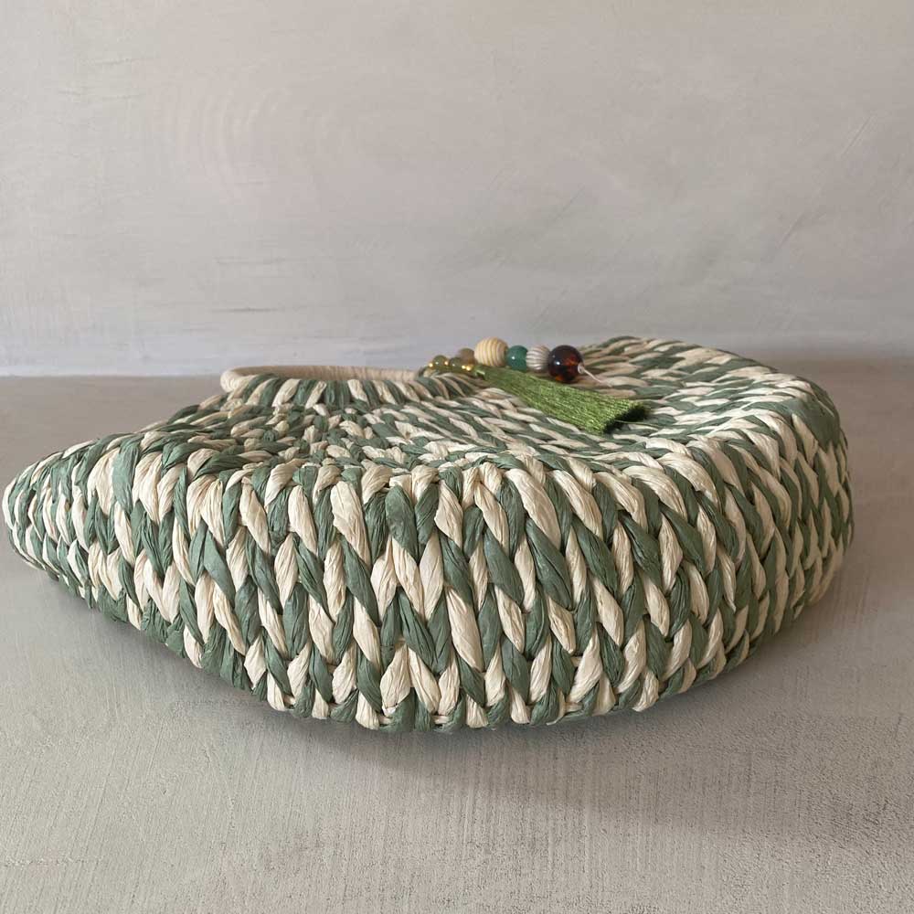 Borsa bianca e verde in paglia personalizzabile