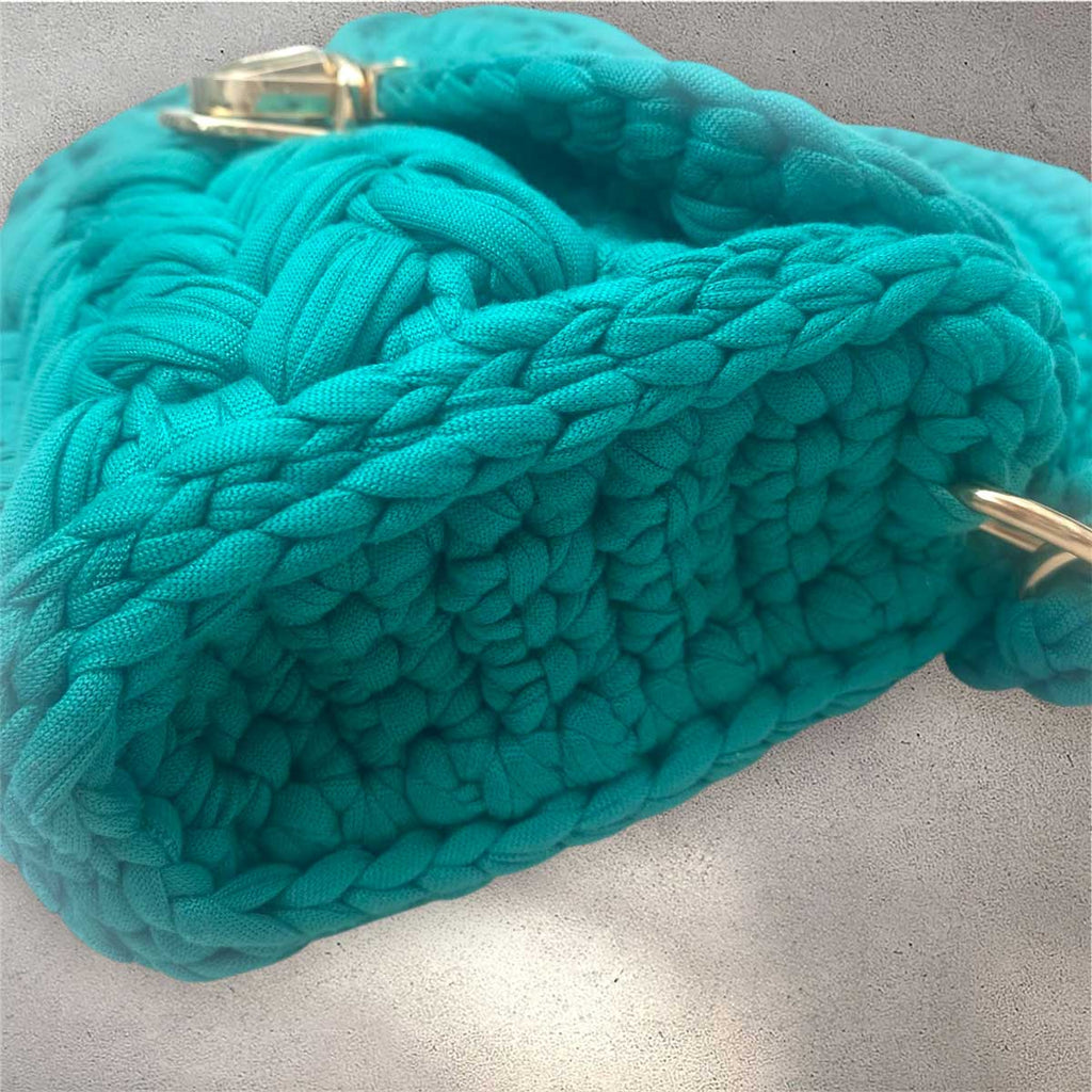 Borsa personalizzata con ciondolo iniziale in fettuccia verde ottanio