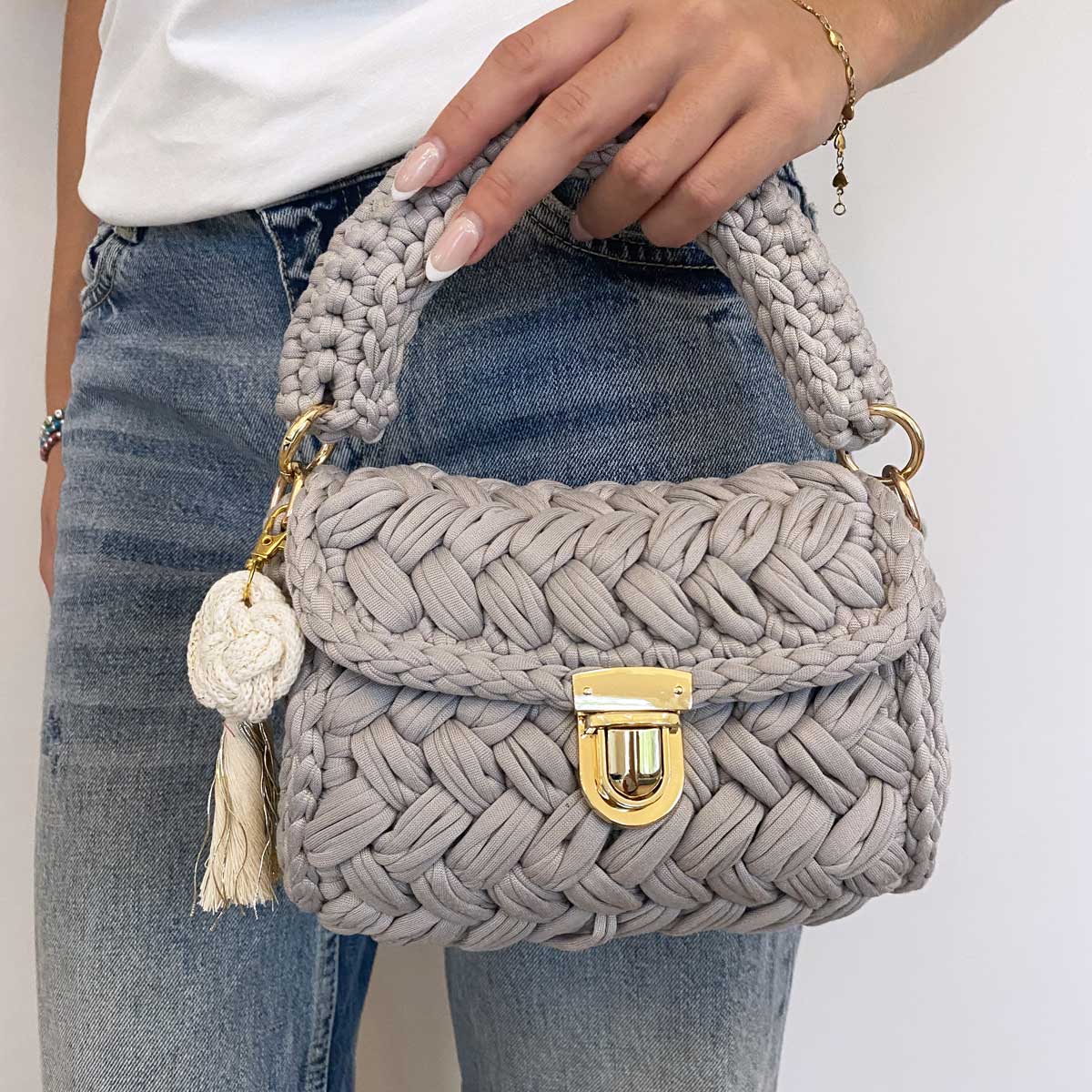 Borsa personalizzata con ciondolo iniziale in fettuccia