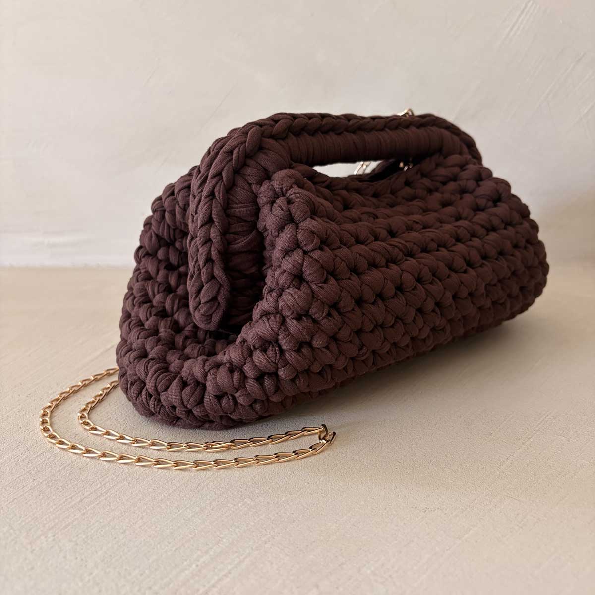 Clutch all'uncinetto in lycra marrone