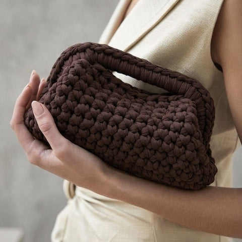 Clutch all'uncinetto in lycra marrone