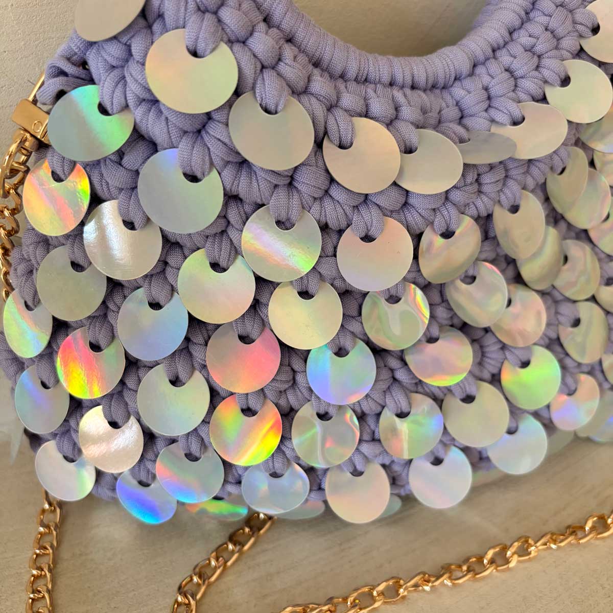 Borsa Uncinetto Crochet Lilla con Paillettes Olografiche Manici Anello