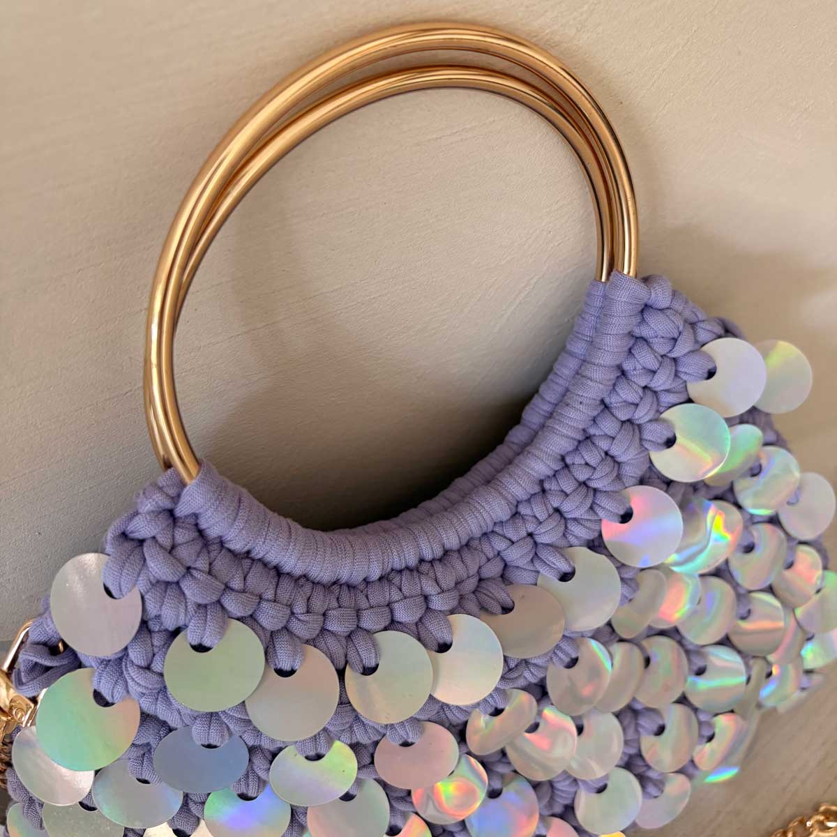 Borsa Uncinetto Crochet Lilla con Paillettes Olografiche Manici Anello