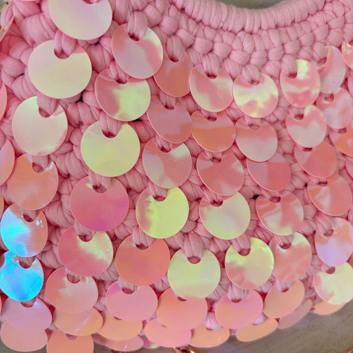 Borsa Uncinetto Crochet Rosa con Paillettes Olografiche Manici Anello