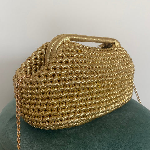 Clutch all'uncinetto metallizzata oro