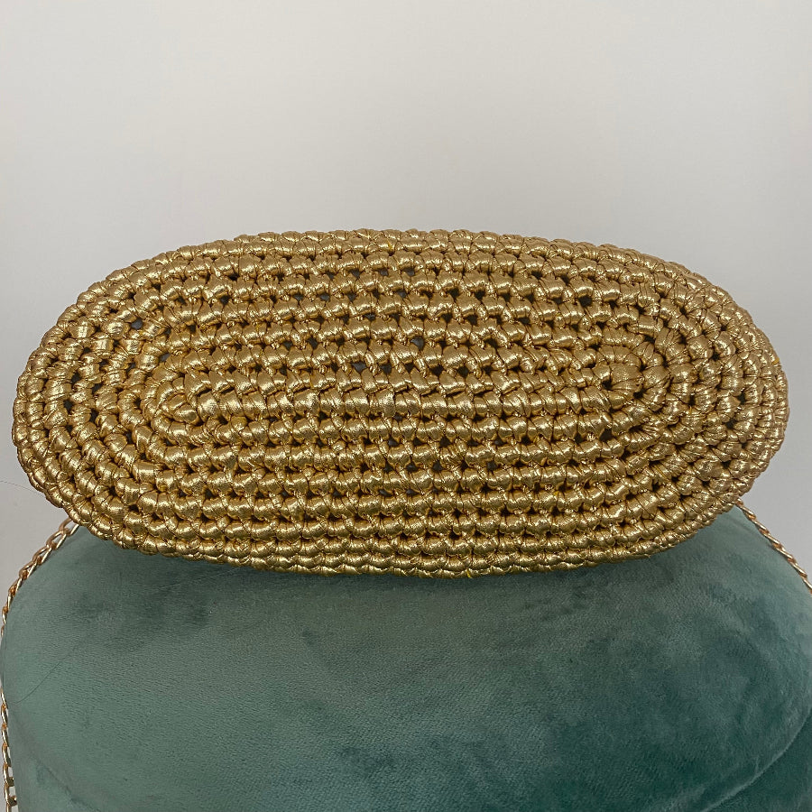 Borsa clutch all’uncinetto effetto pelle metallizzata oro personalizzabile