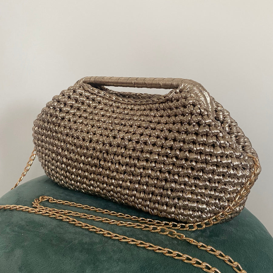 Borsa clutch all’uncinetto in fettuccia metallizzata similpelle champagne personalizzabile