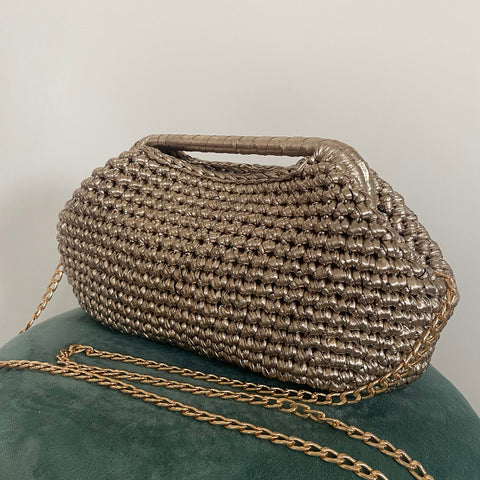 Clutch all'uncinetto metallizzata champagne