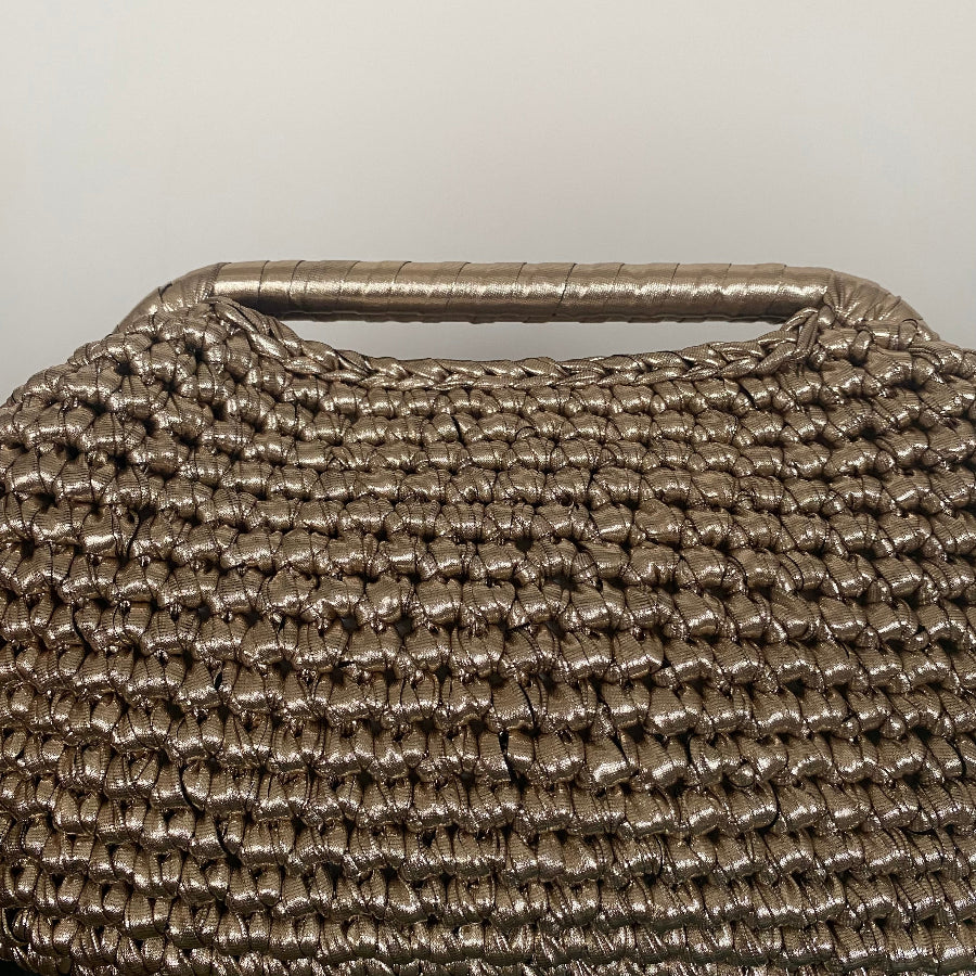 Borsa clutch all’uncinetto in fettuccia metallizzata similpelle champagne personalizzabile