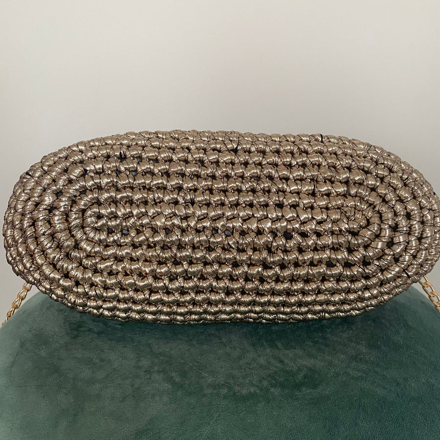 Borsa clutch all’uncinetto in fettuccia metallizzata similpelle champagne personalizzabile