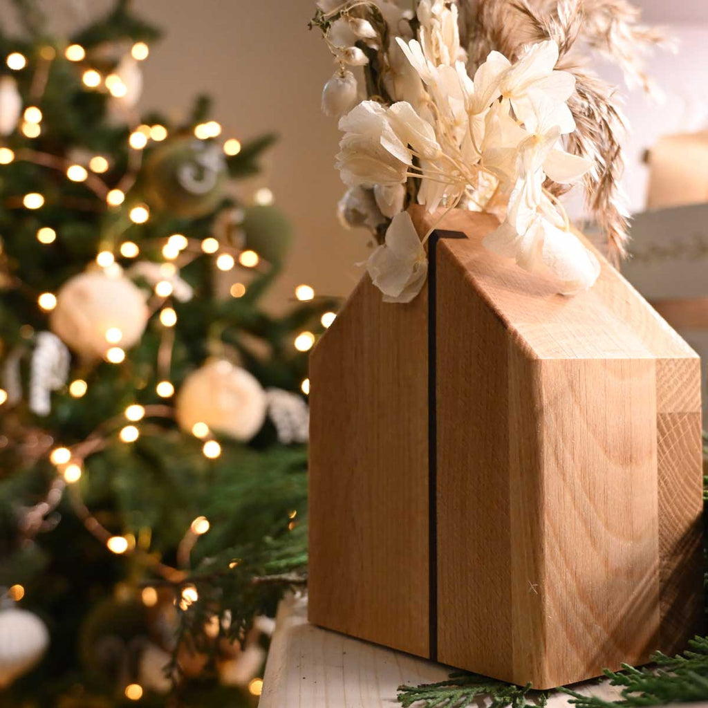 Casetta decorativa in legno ferma libri porta fiori