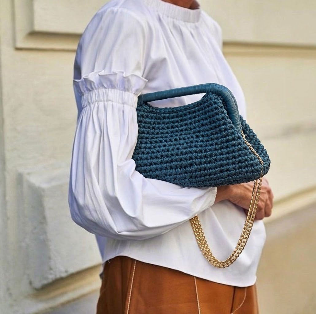 Clutch Crochet Blu Petrolio Borsa all’uncinetto in Pelle Made in Italy