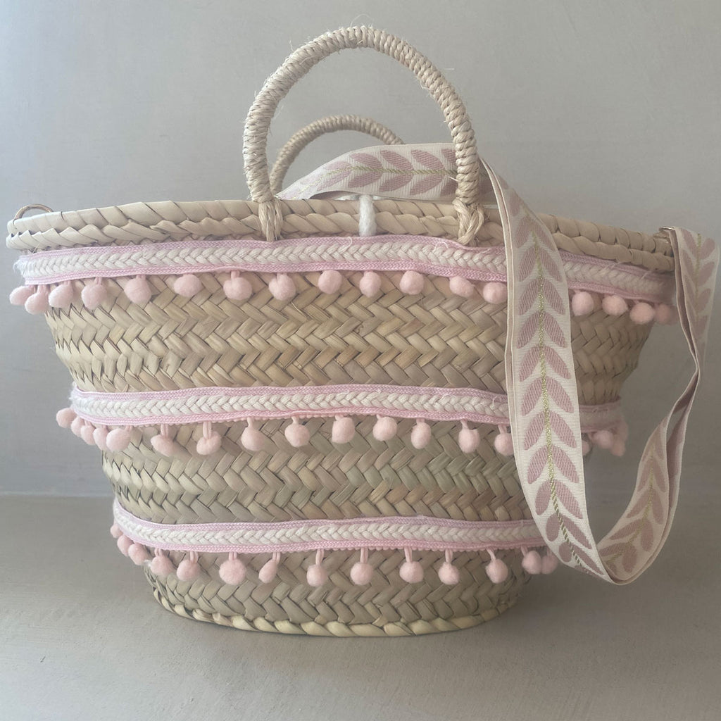 Coffa siciliana decorata borsa in paglia personalizzata con iniziale e pon pom rosa