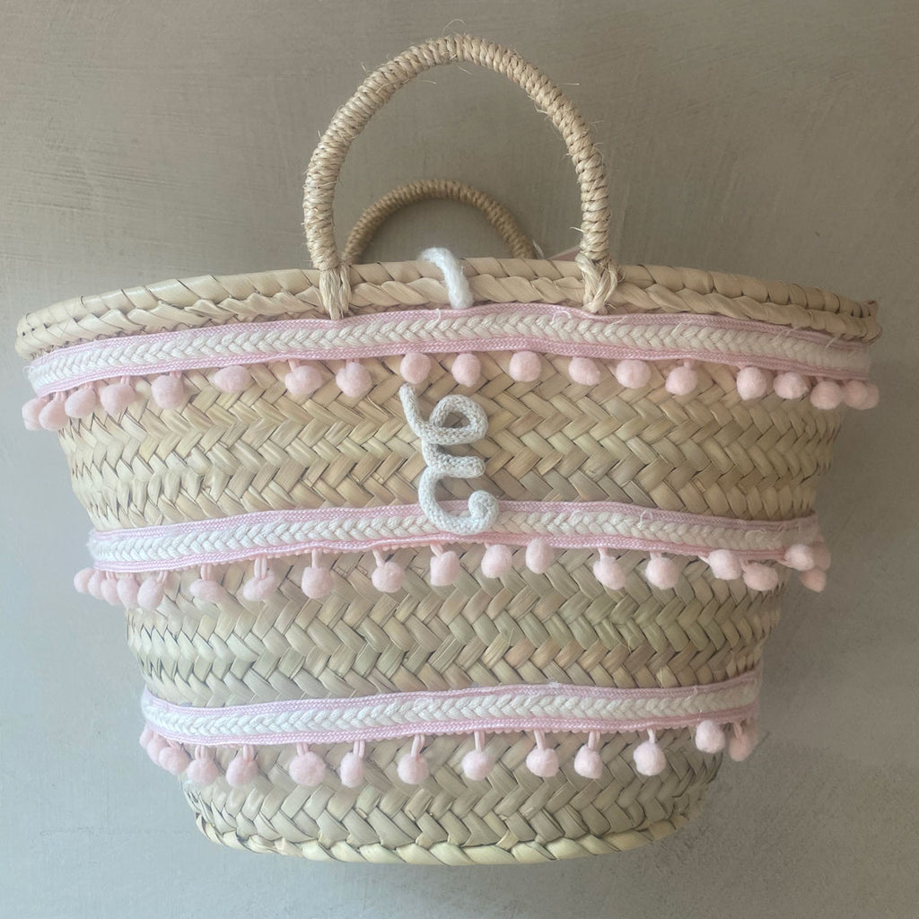 Coffa siciliana decorata borsa in paglia personalizzata con iniziale e pon pom rosa