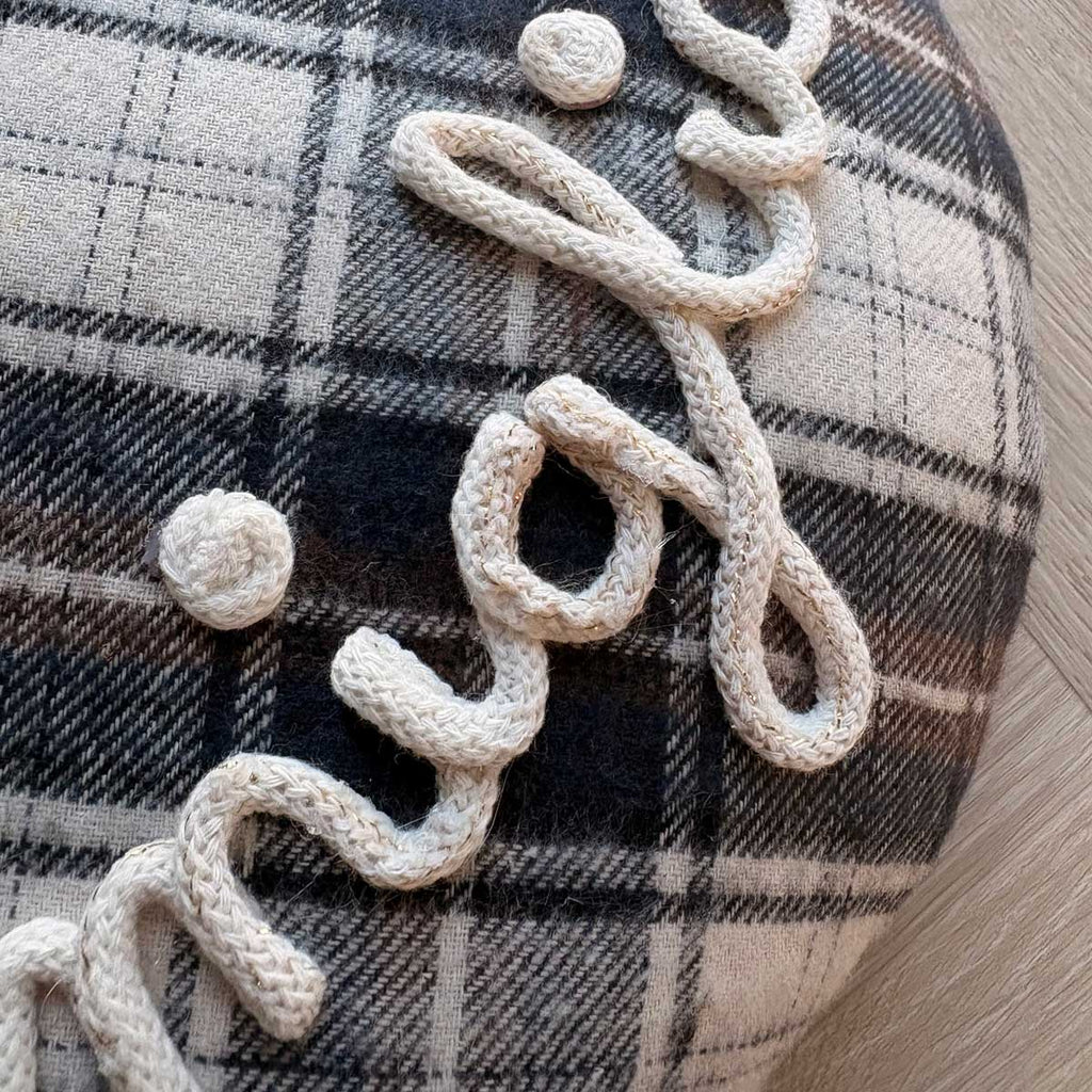 Cuscino a forma di cuore tartan blu con nome personalizzato