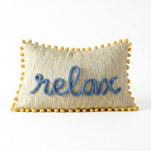 Cuscino giallo con pon pom con nome o scritta personalizzata ricamata