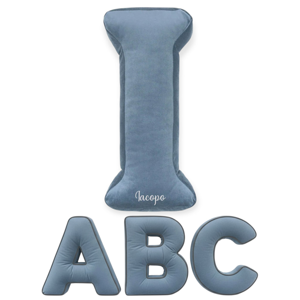 Cuscino Personalizzato a Forma di Lettera Alfabeto Iniziale Velluto Azzurro Polvere